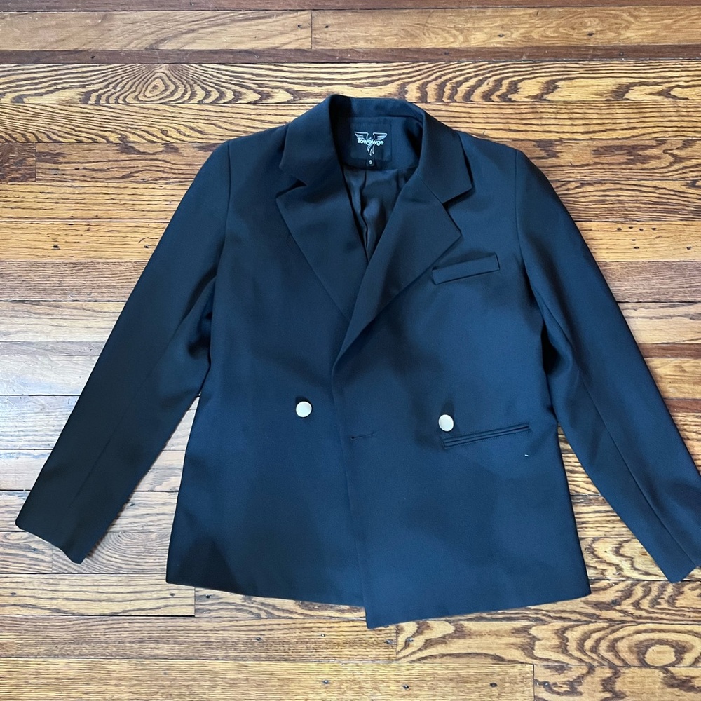 Elegant Women's Black Blazer